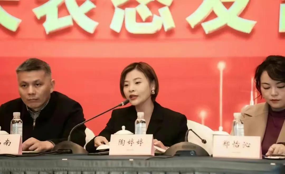 马拉松亲密事件拍摄者的自述，两夜无眠的反思与启示