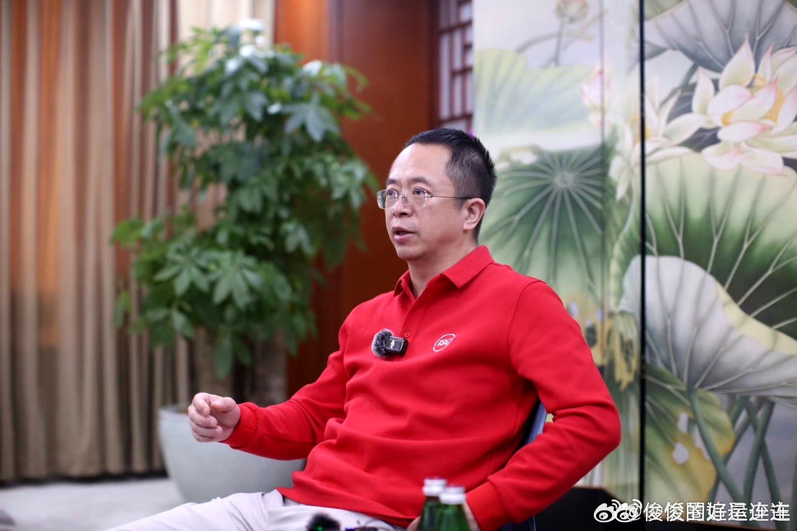 卤鹅哥与周鸿祎的友好拥抱，一次跨越界限的合作佳话