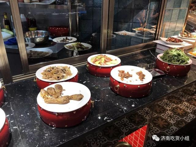 济南5元自助餐爆火，老板被催上班