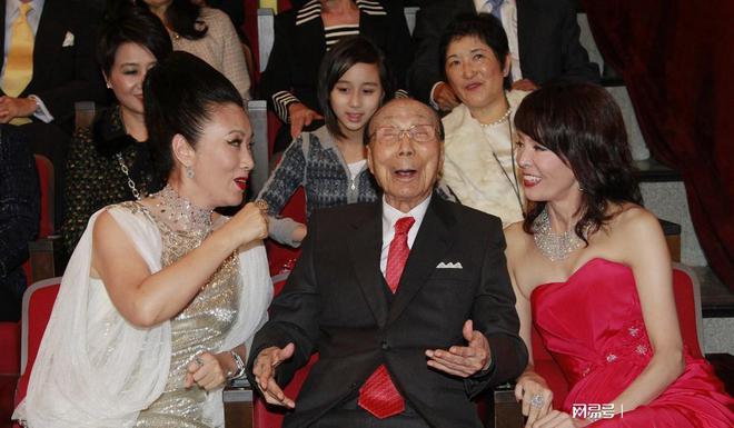 中山美穗21岁儿子拒绝继承遗产，独立之翼的飞翔