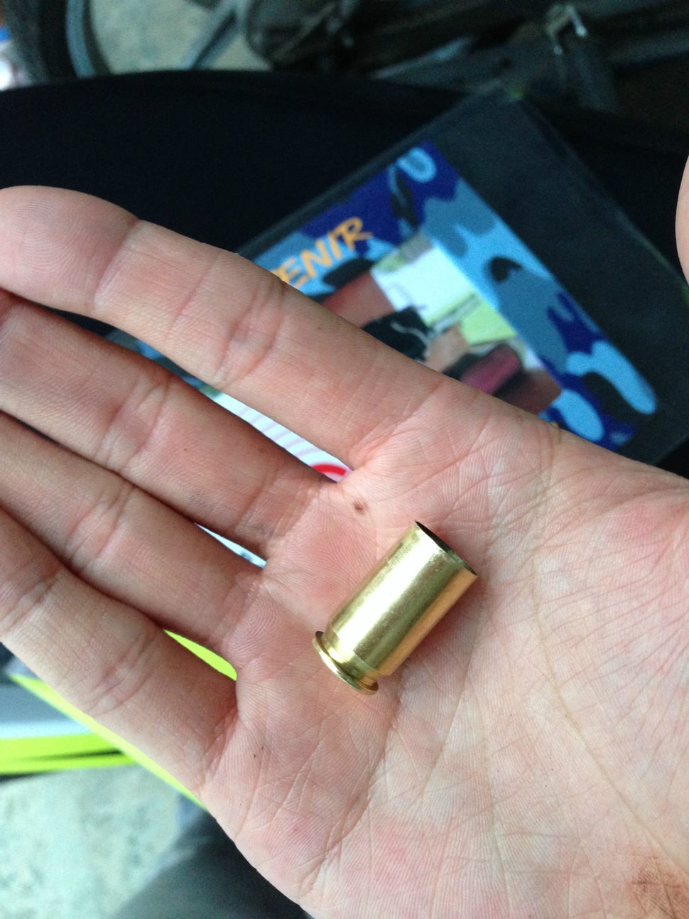 旧玩具枪射出真子弹，一段关于安全与冒险的警示故事