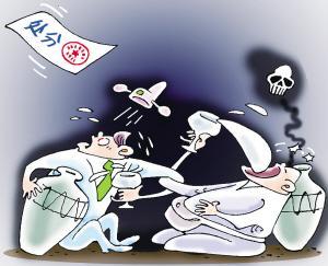 中央通报两起官员违规吃喝致死事件，警醒与反思