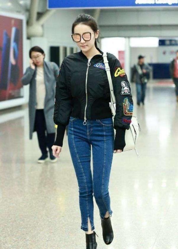 迪丽热巴扯衣服拉链背后的故事
