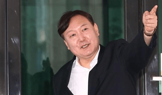 韩国总统候选人李在明的简历