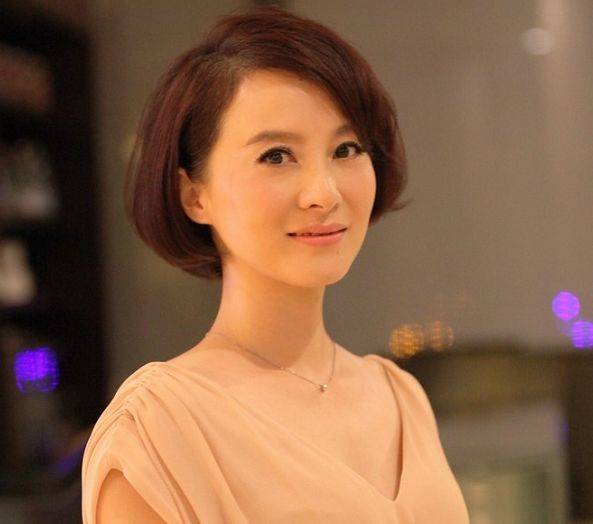 49岁可云徐露近况曝光，岁月静好，美人依旧