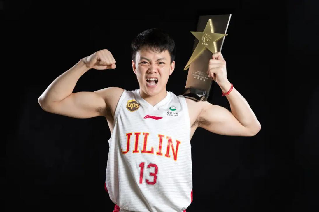 中国男篮集训名单首次调整，新篇章的开启
