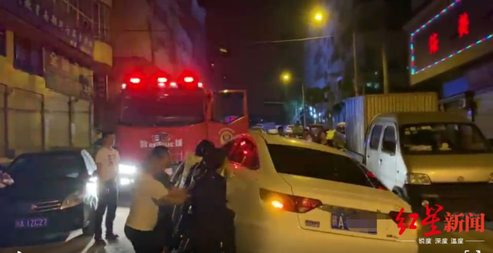 违停车堵消防车被掀，公众秩序与个人责任的反思