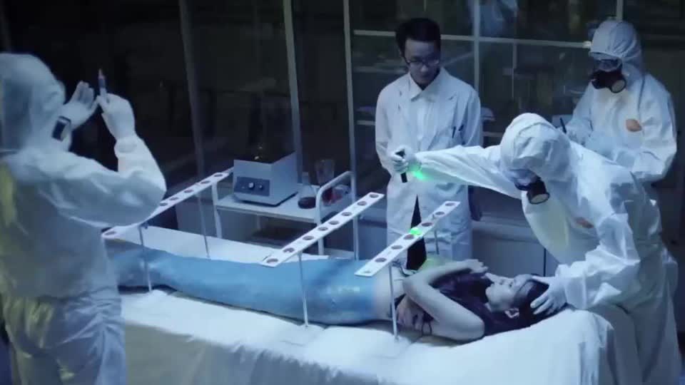 美女被抽血实验，探究医学实验背后的故事